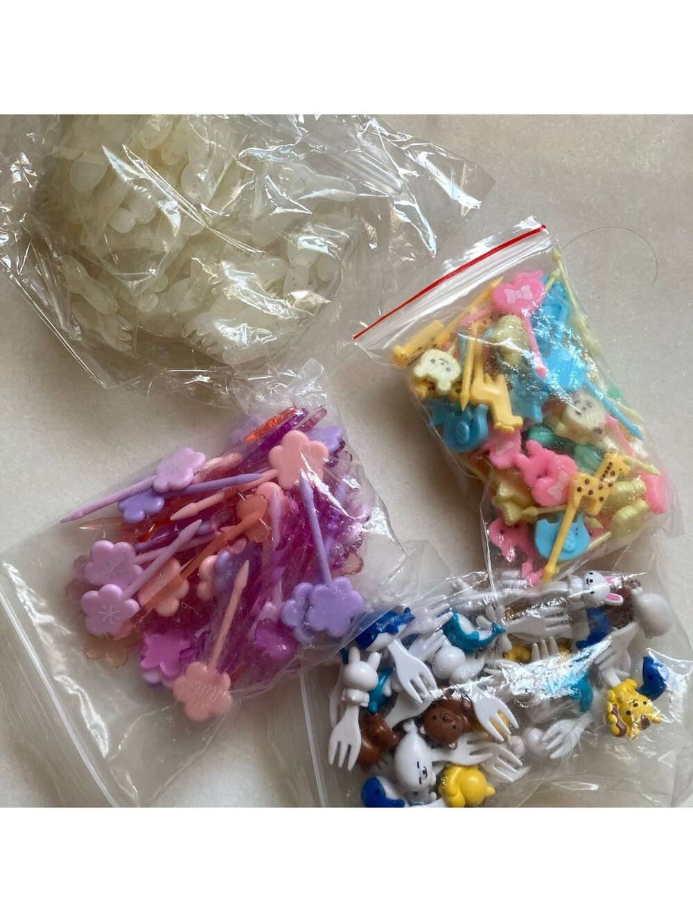 Mixed Fork Kawaii Cake Charms Picks Sakura Dolphins Rabbits Animals Toys Figures
